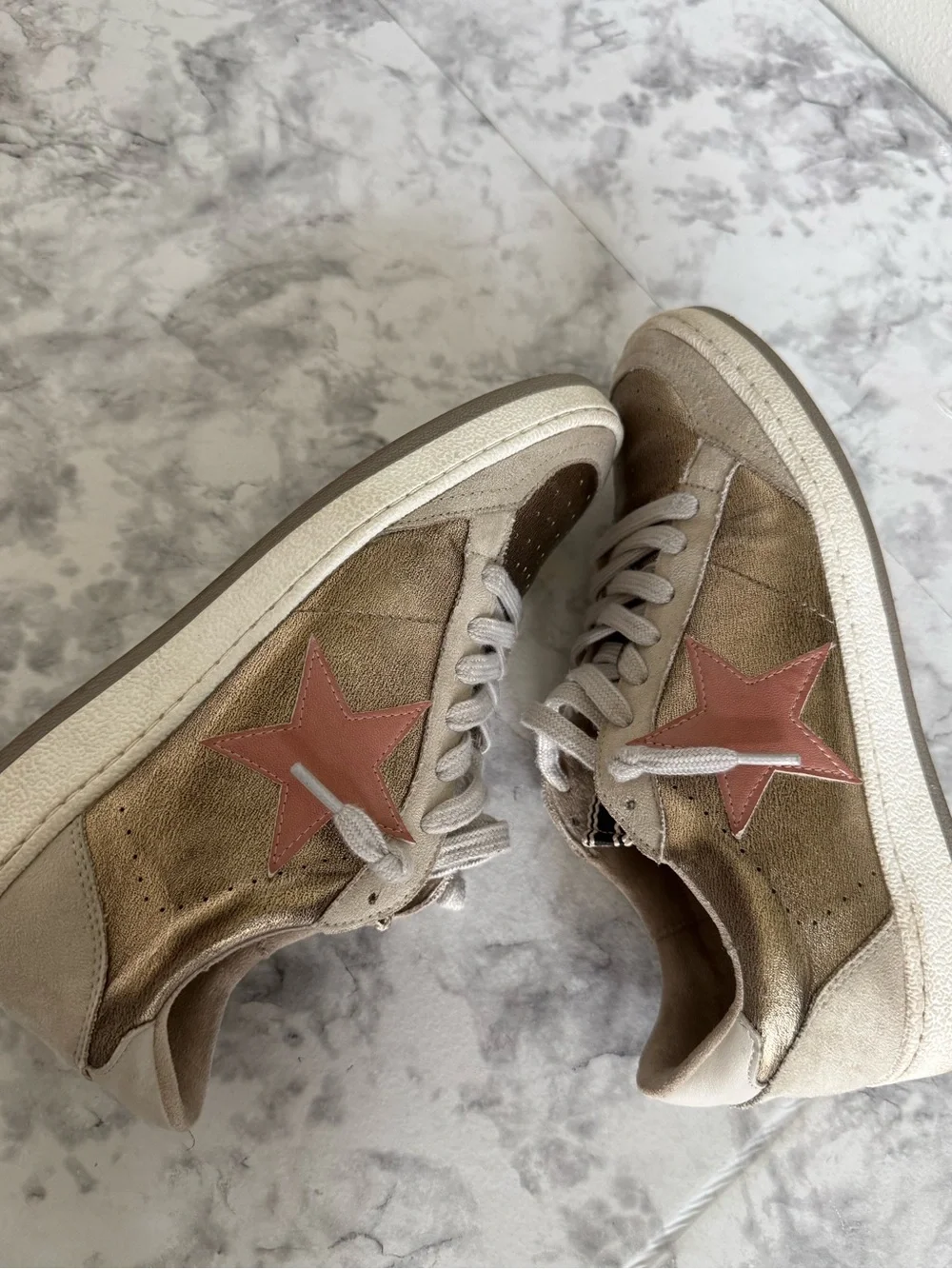SHU SHOP Women's Metallic Gold Sneakers with Pink Star Accent Sz 81/2 Paz Golden